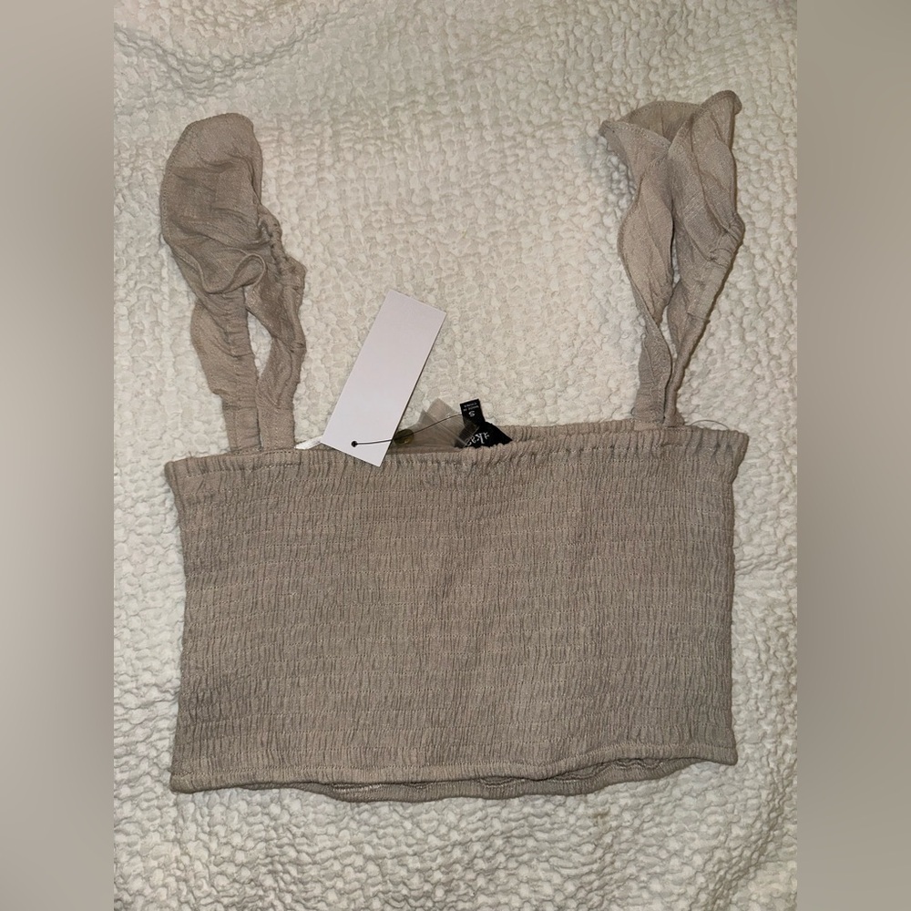 NWT Light Taupe Ruffled Sleeves Stretchy Crop Top - Picture 8 of 9